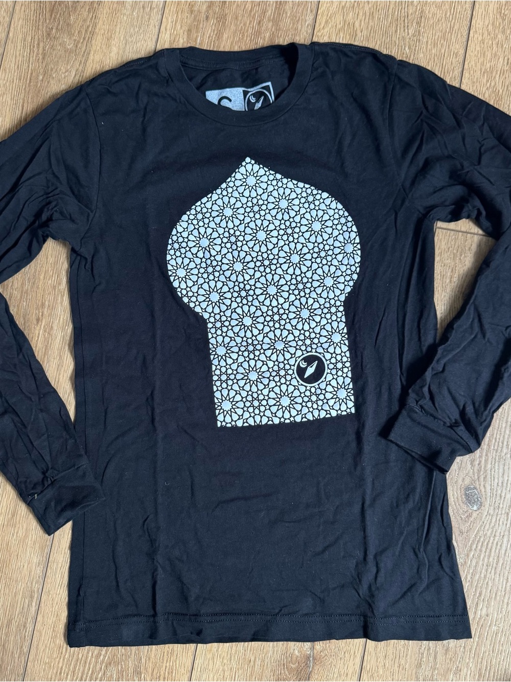EUC - Musafir Clothing Co - Black Long-Sleeve Islamic Graphic Unisex Tee Shirt